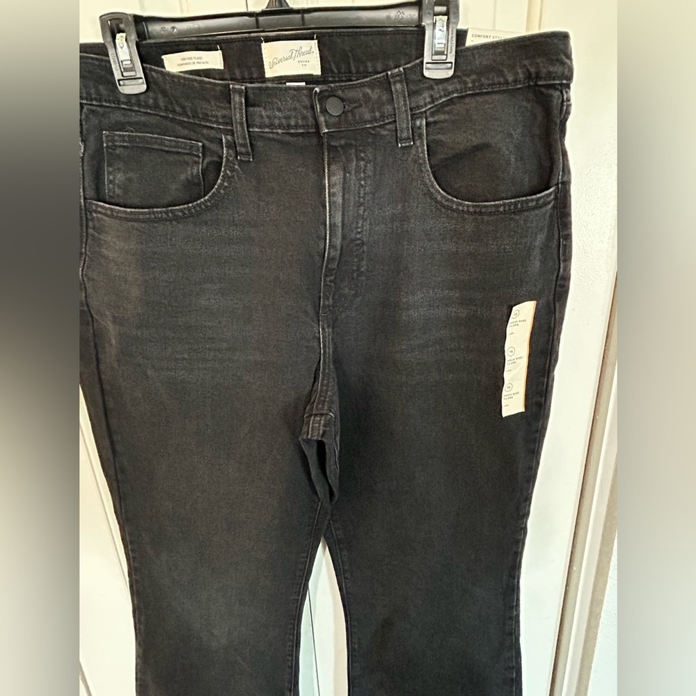 Universal Thread Womens HighRise Flared Leg Black Wash Comfort waist size 16Long - Picture 3 of 11